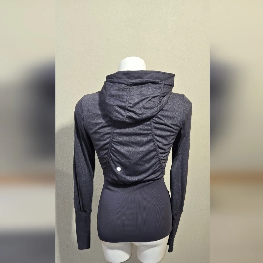 lululemon athletica 16 pit